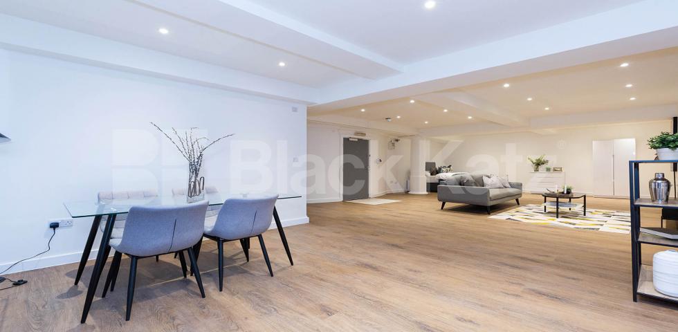 Studio apartment with loft style features in a modern private development  Tyssen Street - Springfield House, Dalston